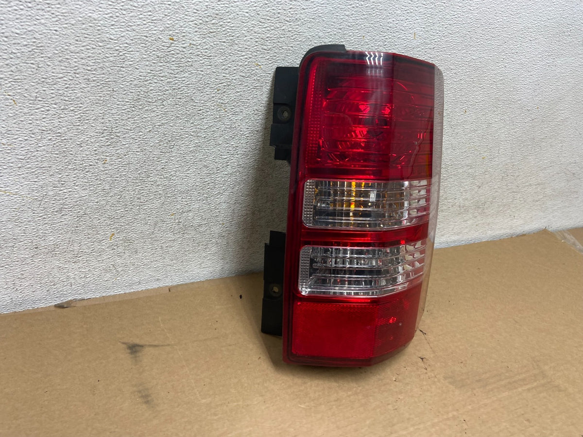 2008 to 2012 Jeep Liberty Right Passenger RH Side Tail Light AH4433 DW1