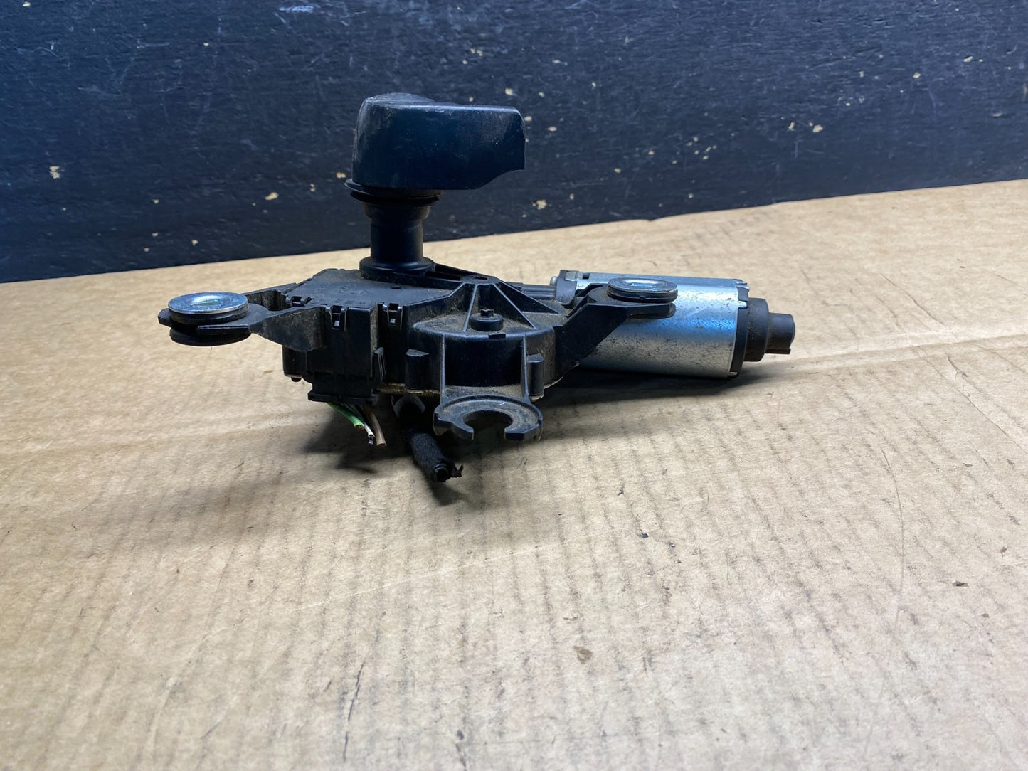 2007 to 2015 Audi Q7 Rear Windshield Washer Wiper Motor AB4006 DG1