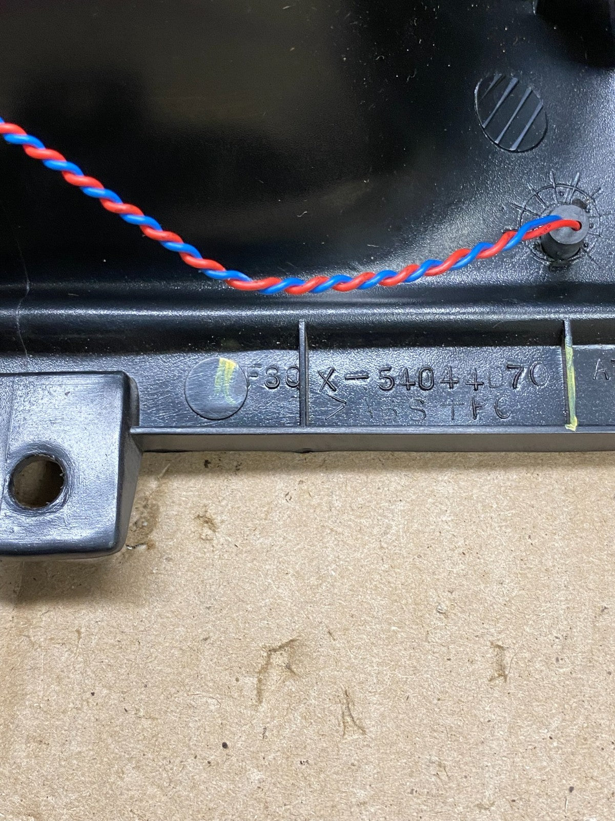 1998 to 2001 Lincoln Continental  Speedometer Dash Bezel Air Vent ab9053  DG6