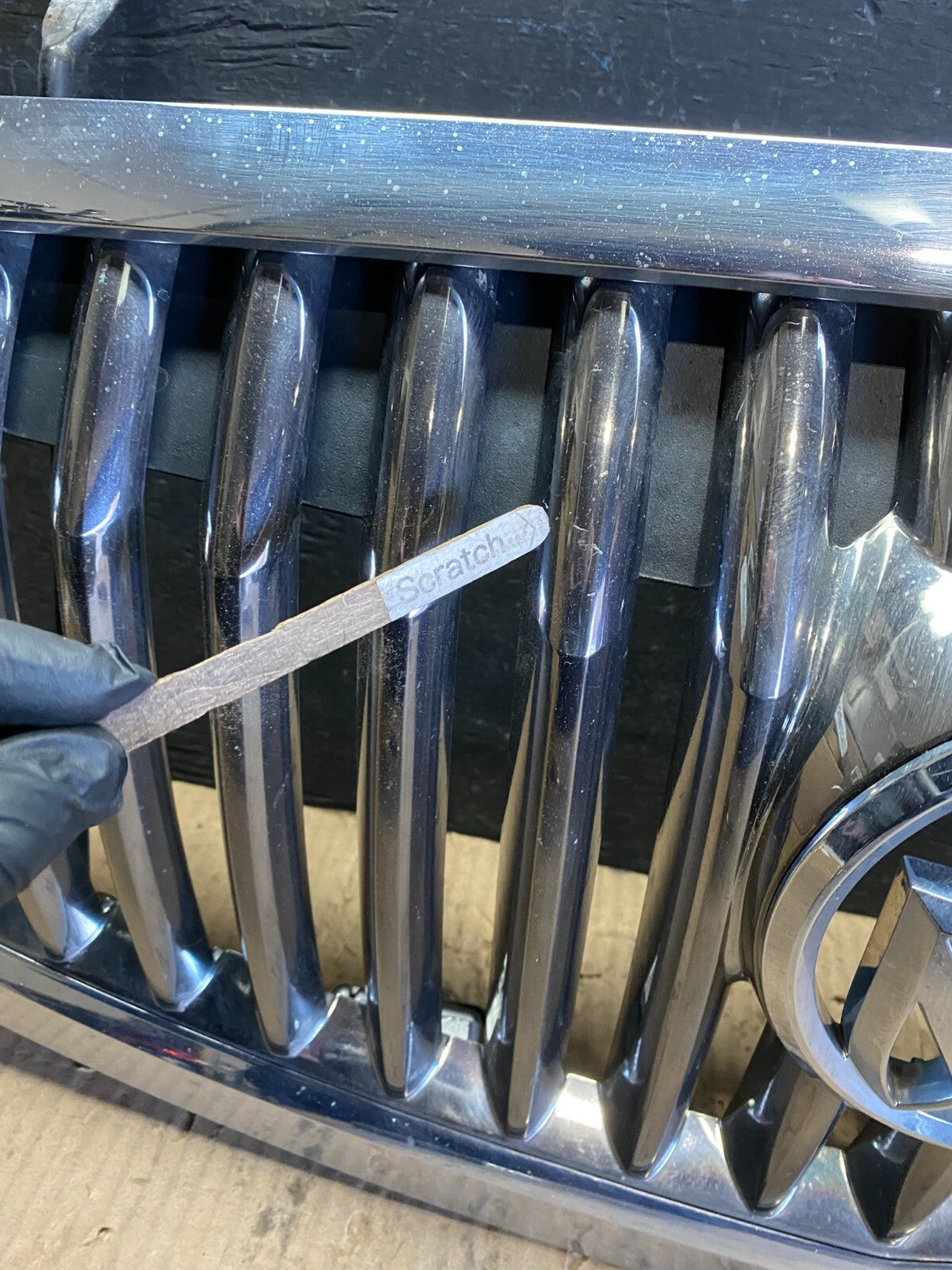 2008 to 2012 Buick Enclave Front Upper Grill Grille Oem J1041 DG4