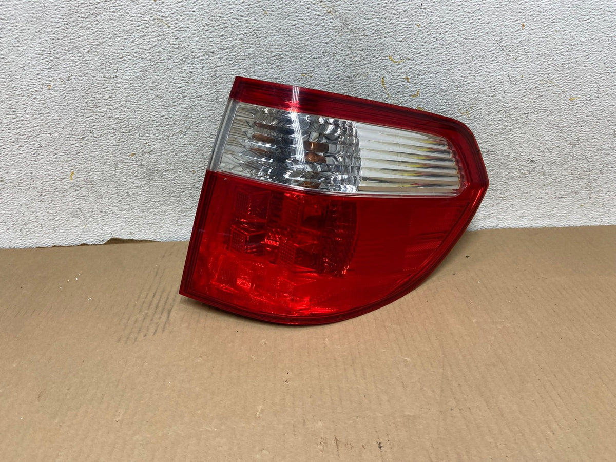 2005 2006 2007 Honda Odyssey Right Passenger RH Side Tail Light AH2998 LK0