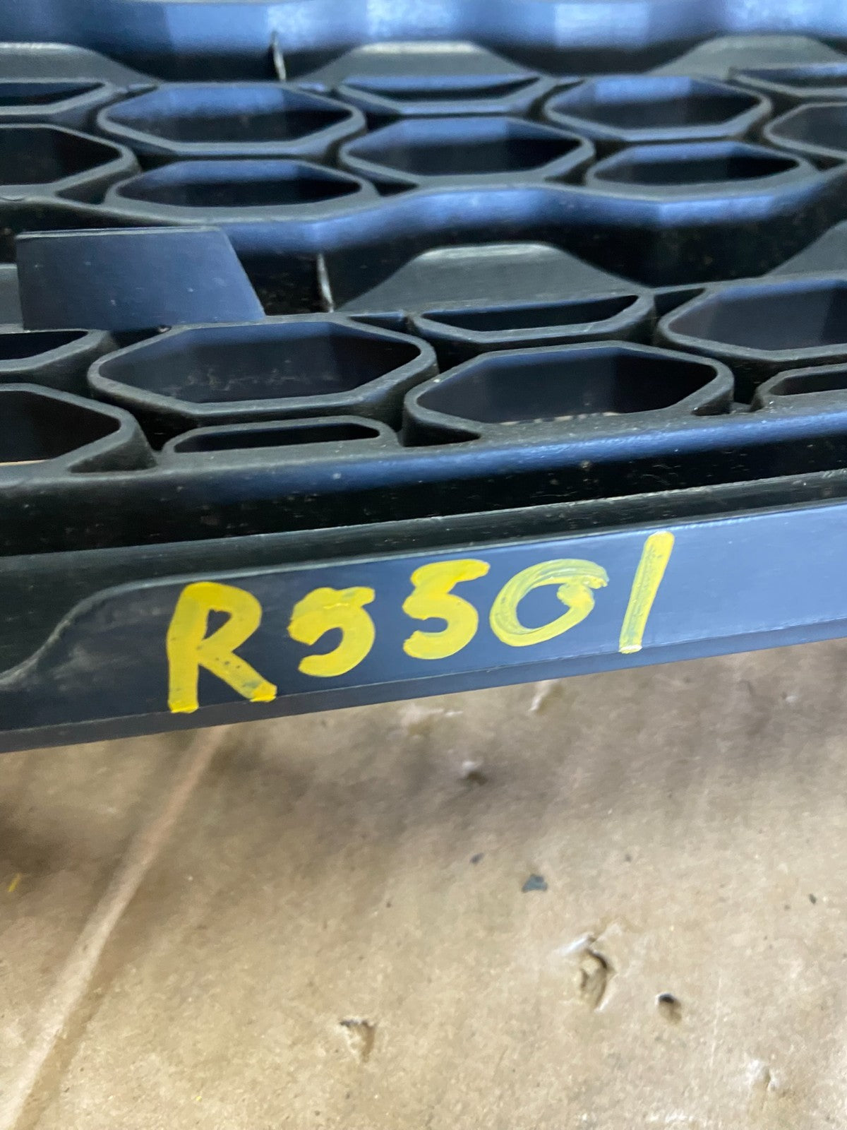 2004 2005 Toyota RAV4 Front Upper Grill Grille OEM R5501 DG12