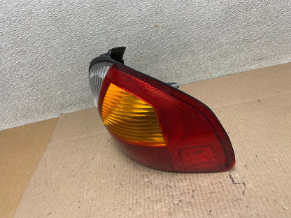 2001 2002 2003 2004 Hyundai Santa Fe Right Passenger Rh Side Tail Light Z3762 DW1