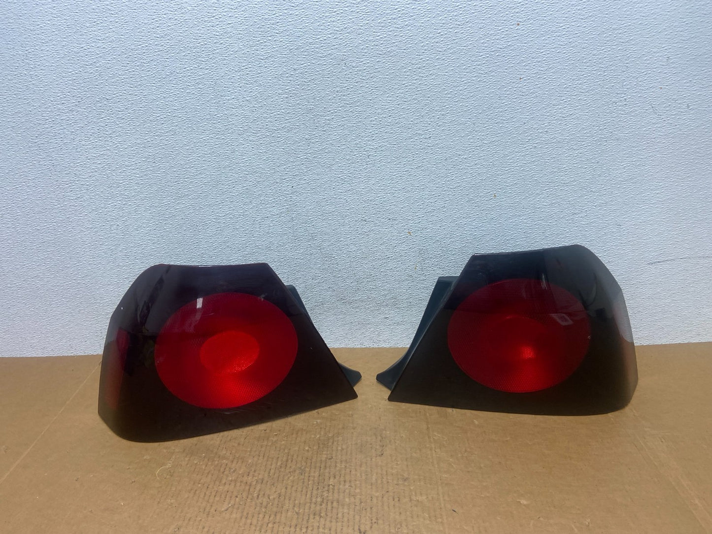 2000 - 2005 Chevrolet Impala Left+Right Side Tail Lights AE0534 DW0