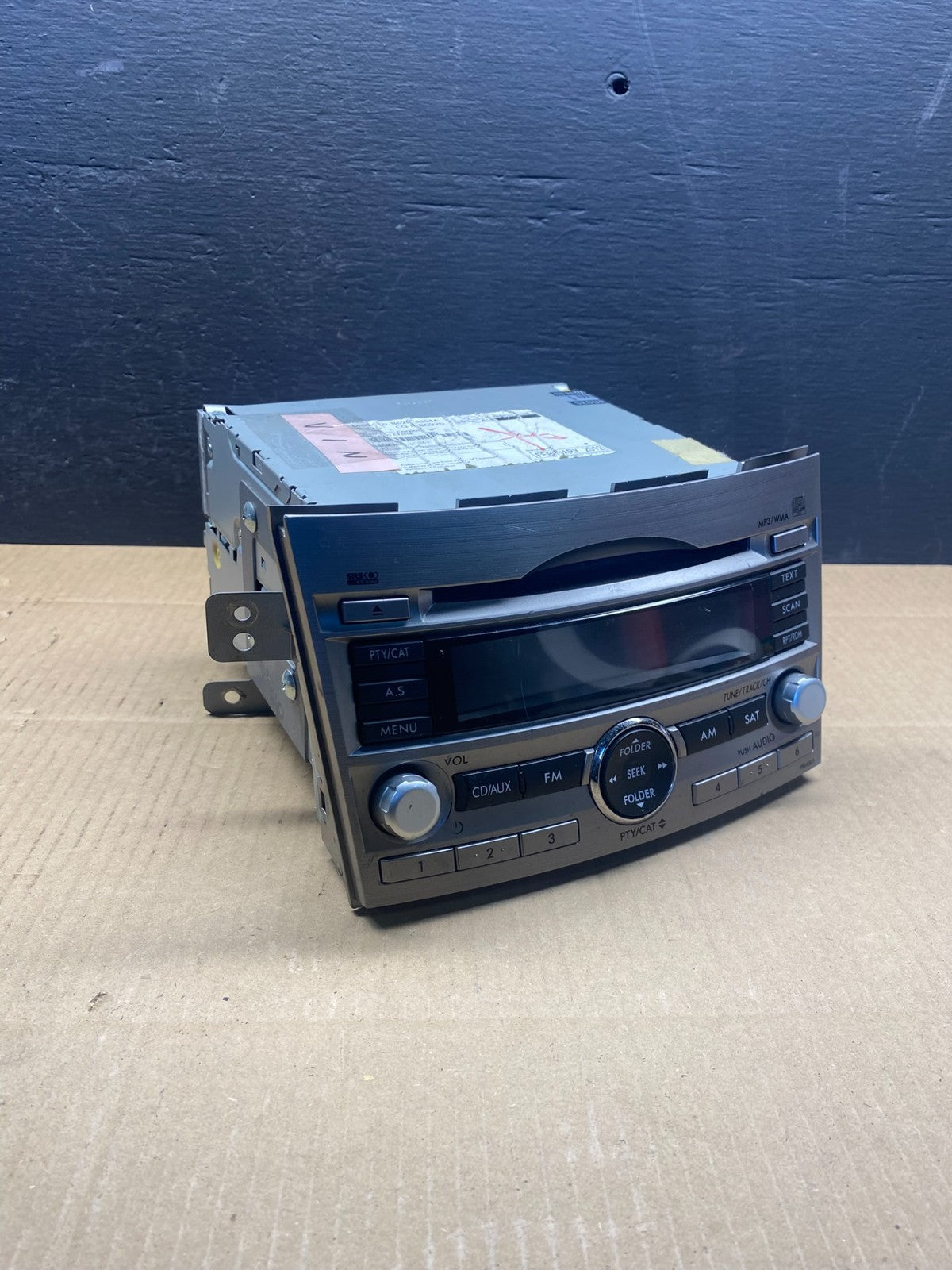 2010 to 2012 Subaru Legacy AM FM CD MP3 Radio Player ad1482 DG0