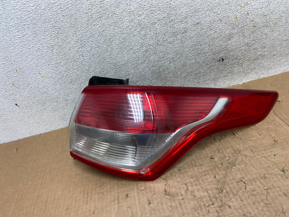 2013 to 2016 Ford Escape Right Passenger RH Side Tail Light AI5627 LK0