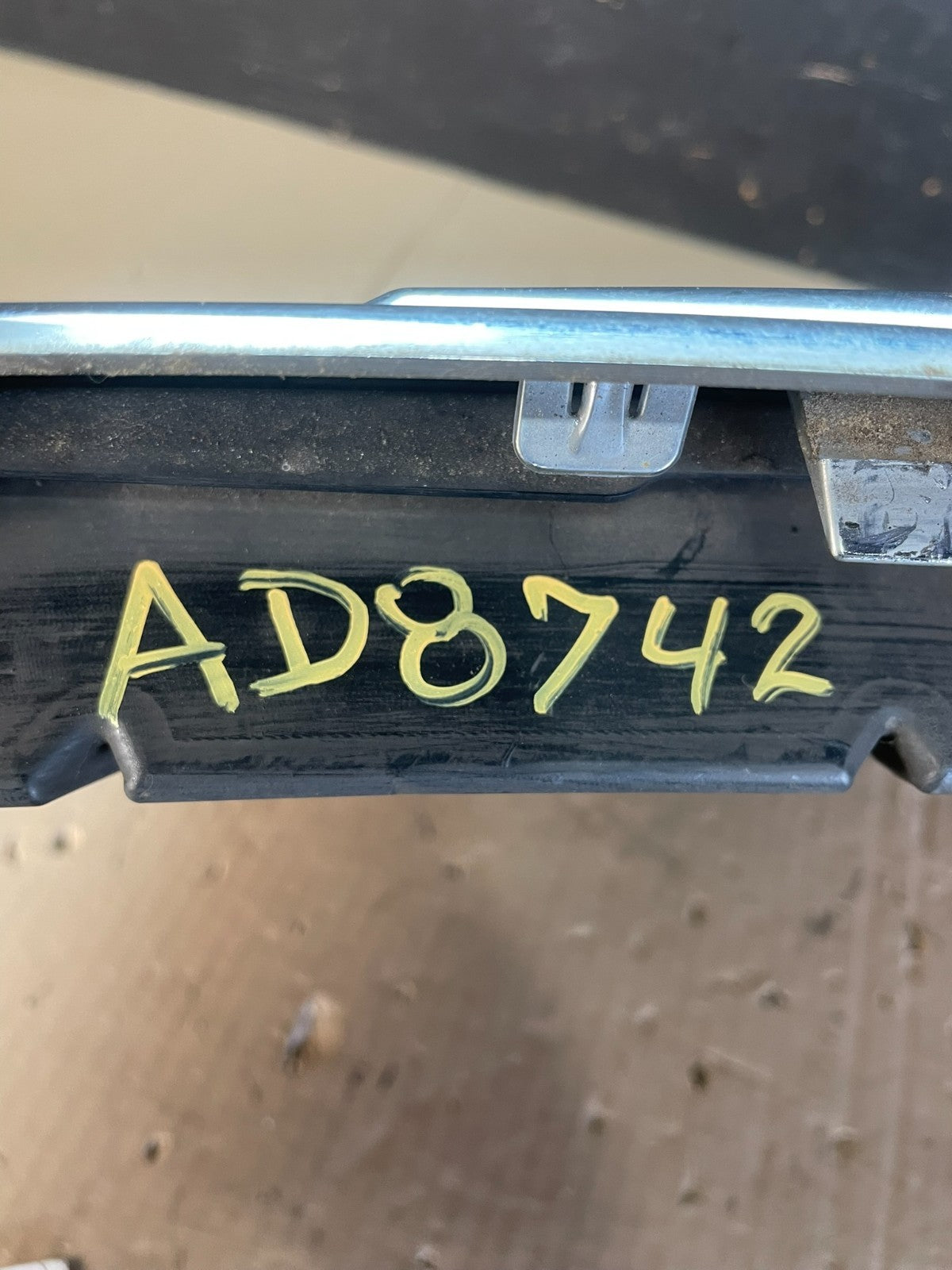 2011 to 2014 Chrysler 300 Front Upper Grille Grill AD8742 DG6
