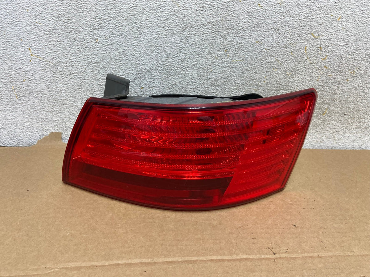 2009 to 2010 Hyundai Sonata Right Passenger Side Tail Light AH7745 LK0