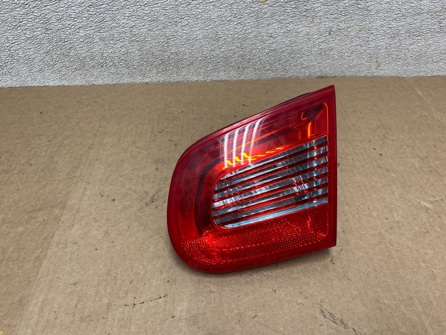 2007 2008 2009 2011 Volkswagen Eos Right Passenger Rh Tail Light inner W85740
