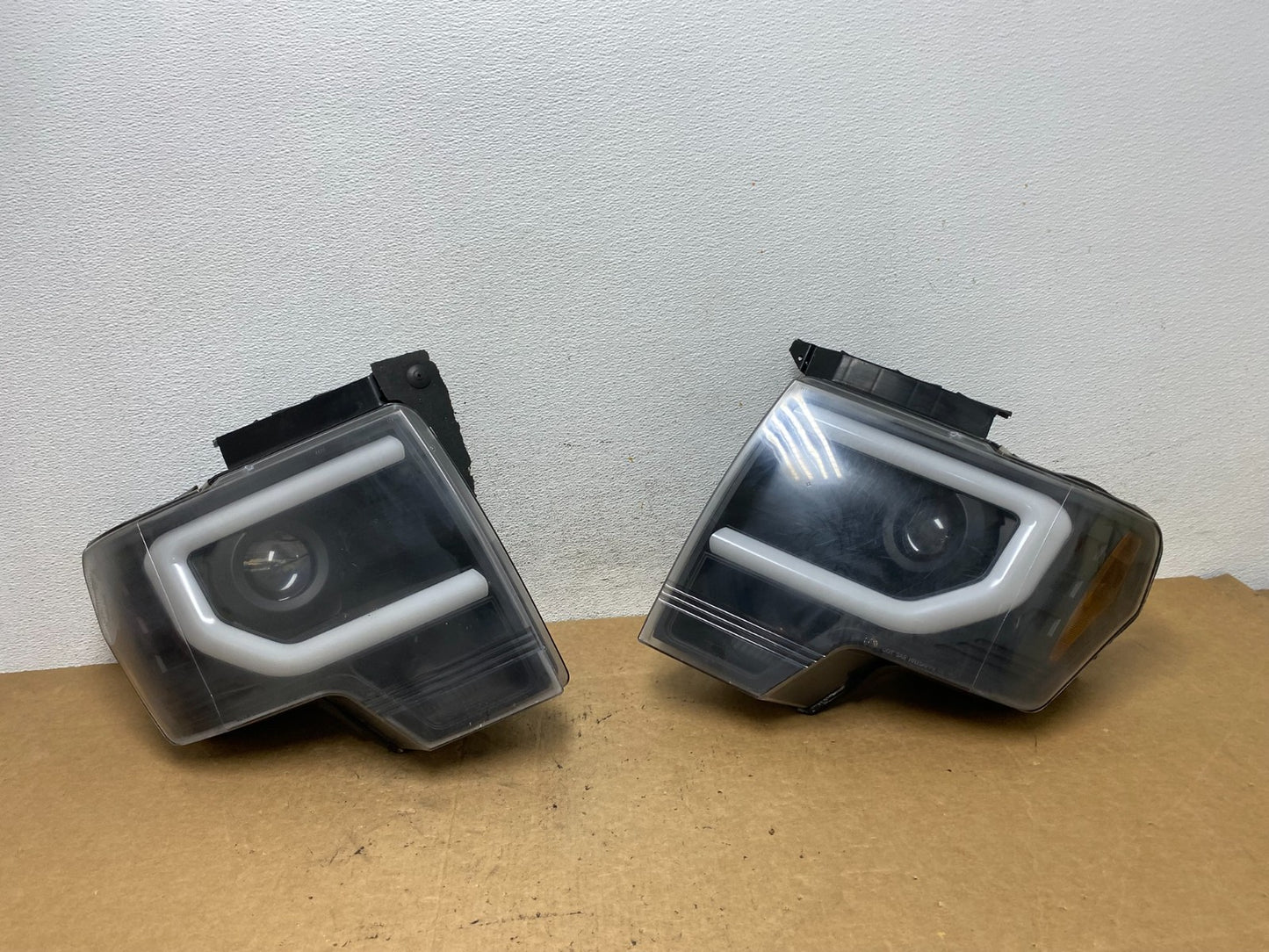 2009 to 2014 Ford F-150 F150 Left+Right LED Halogen Headlights AD5245 DG0