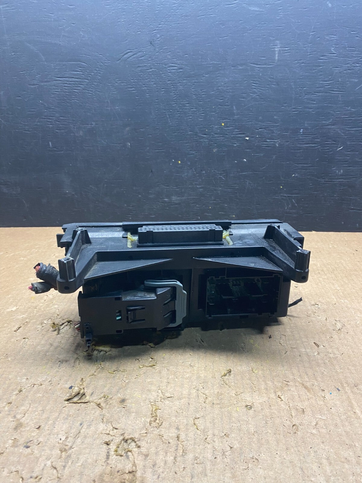 2005 Jeep Grand Cherokee Integrated Power Fuse Box Relay H7393 Oem DG13