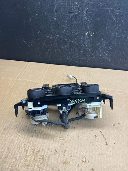 2009 to 2013 Toyota Corolla Matrix Climate Heater A/C AC Control Panel AB9704 DG3