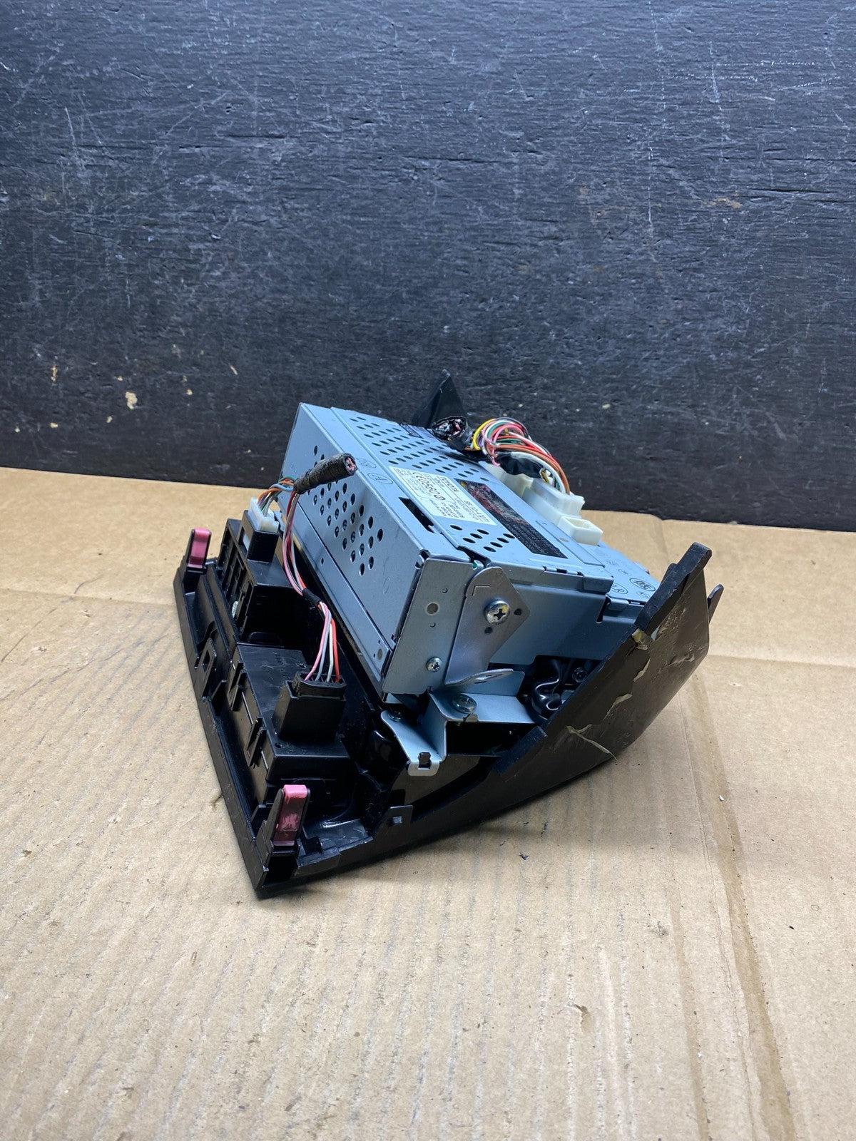 2004 to 2005 Toyota Prius Radio Stereo Receiver Screen Display AI9952 DG3