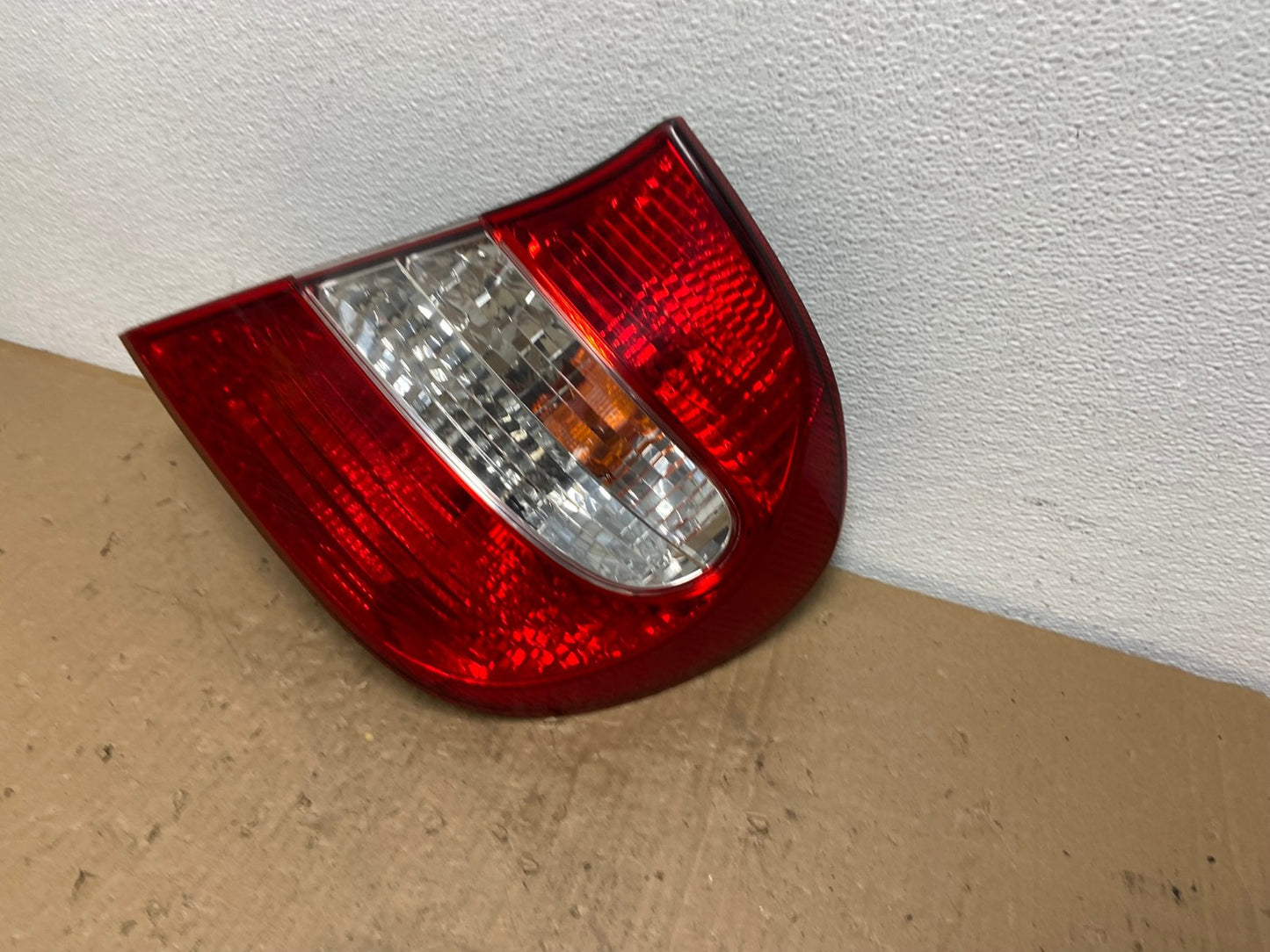 2002 2003 2004 Toyota Camry Tail Light Right Passenger Rh Side OEM AB6731 LK1