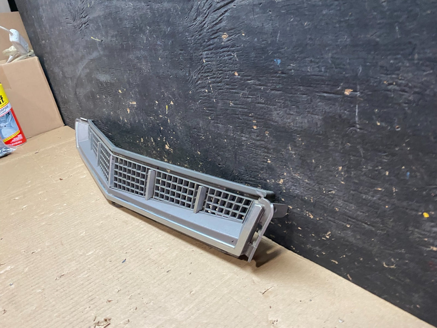2008 to 2011 Cadillac Cts Front Lower Grill Grille OEM U0154 GD1