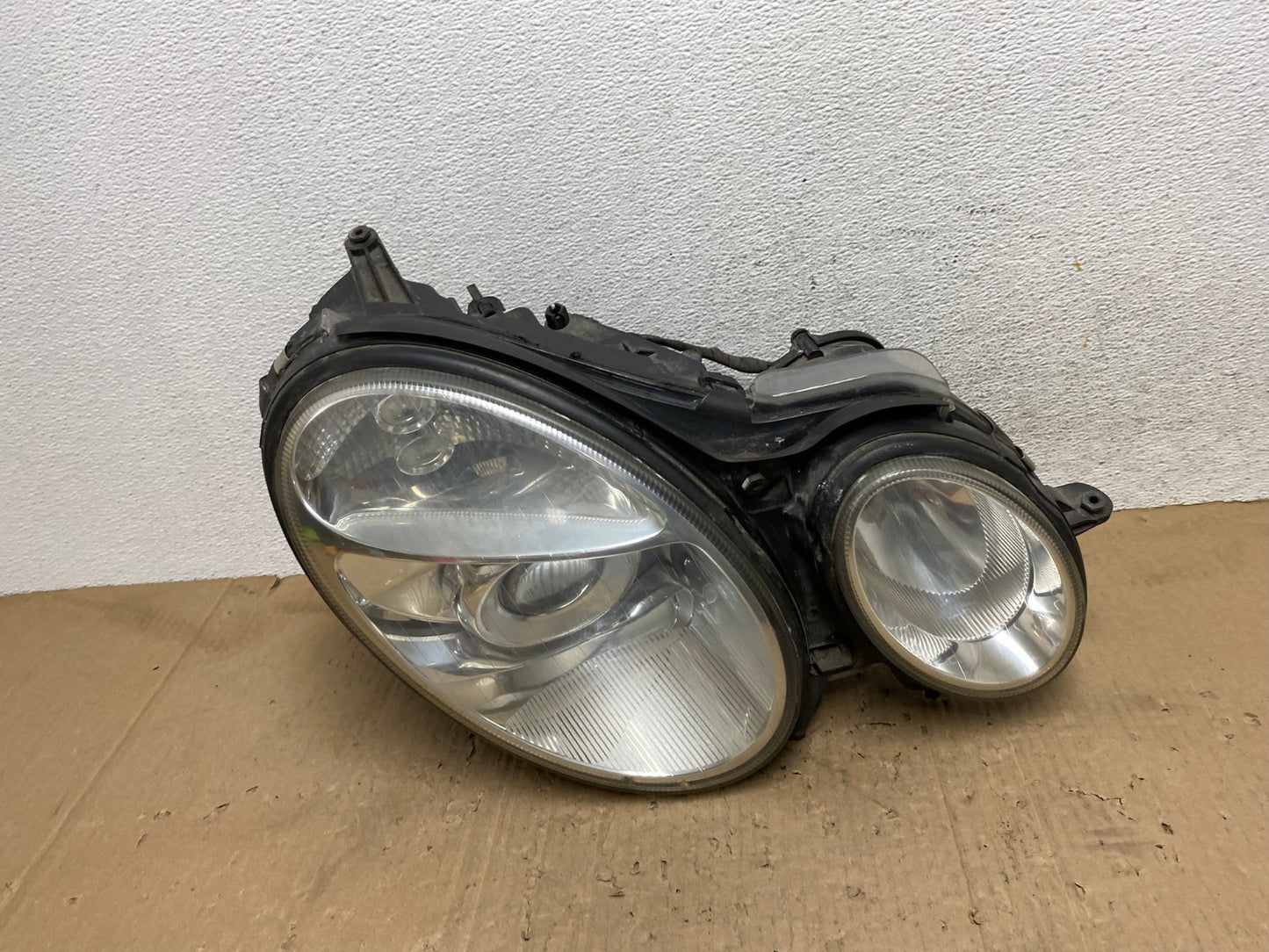 2003-2006 Mercedes E E320 E350 Class Right Passenger Halogen Headlight AE9312 LK0