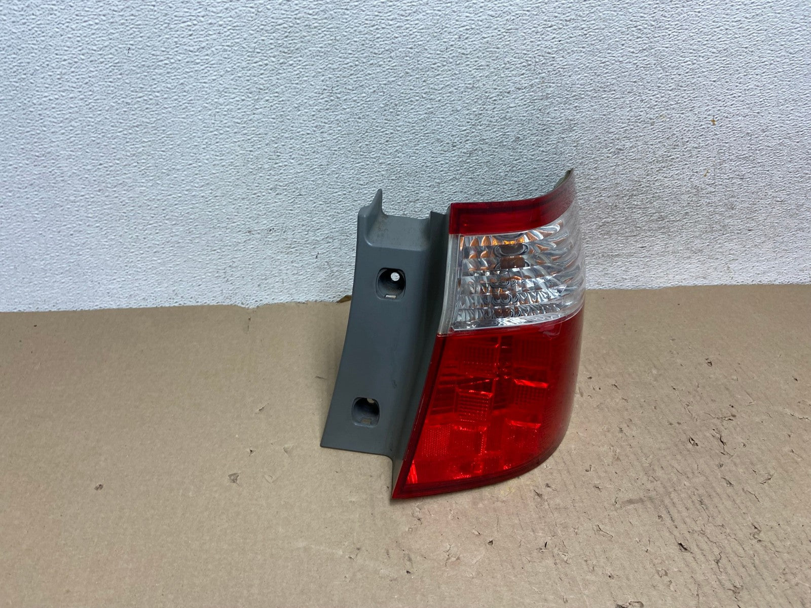 2005 2006 2007 Honda Odyssey Right Passenger RH Side Tail Light AG6999 LK2