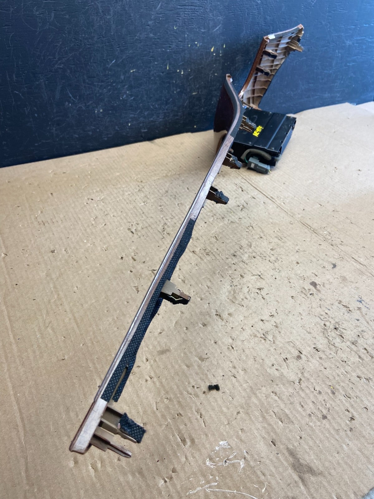 2007 to 2012 Hyundai Santa Fe Center Dashboard Wood Panel Molding AE4117 DG3