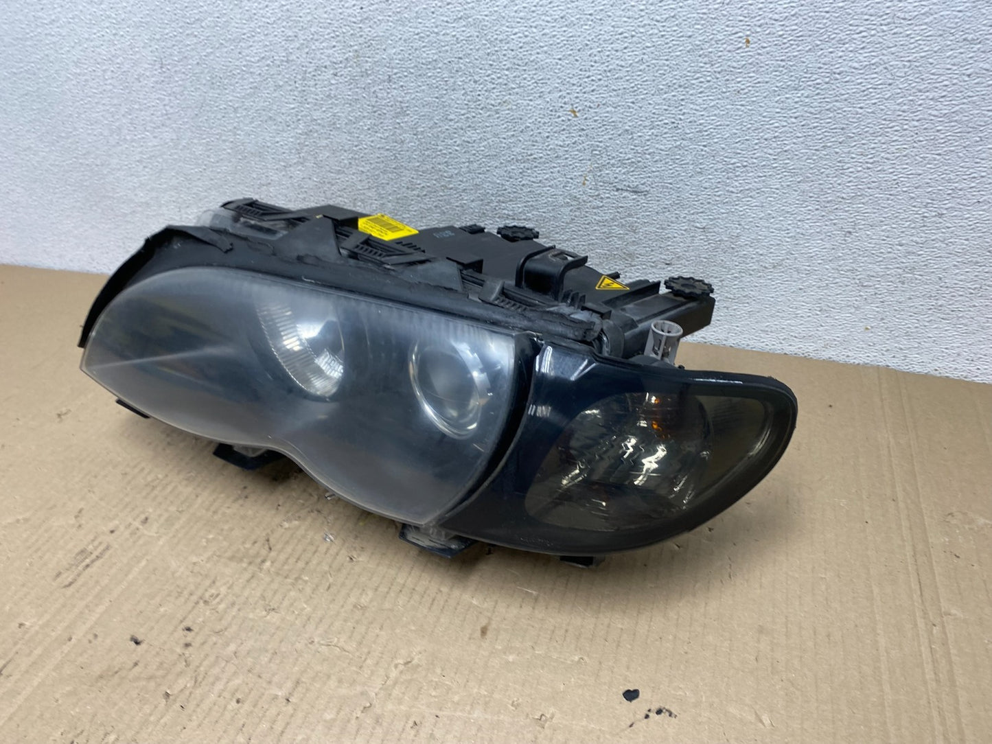 2002 to 2005 BMW 3 E46 Sedan Left Driver LH Xenon HID Headlight AF5871 DW1