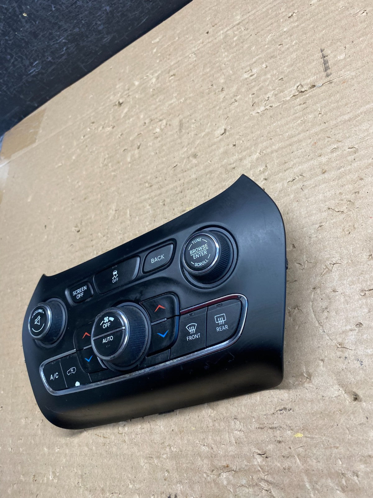 2014 to 2017 Jeep Cherokee Heater Climate Temperature Control AG8354 DG2