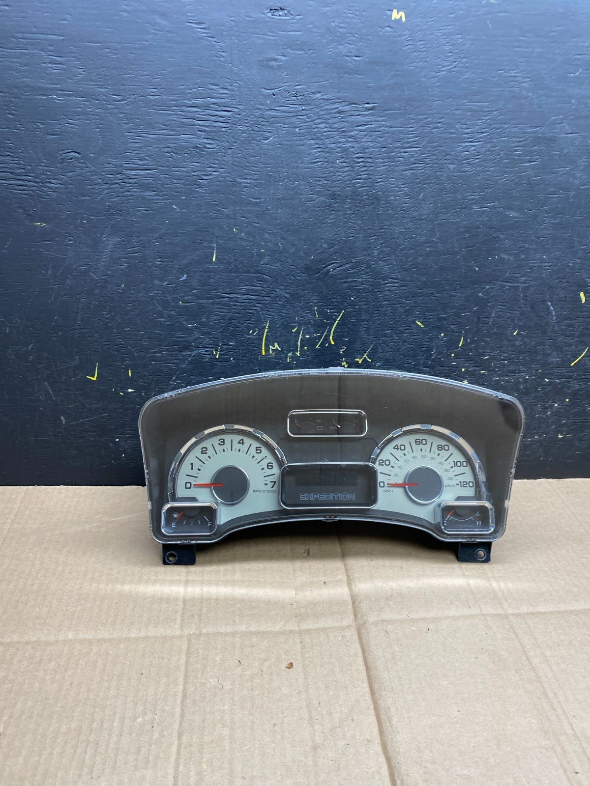 2010 2011 Ford  Expedition Speedometer Cluster Gauge Oem aa4560 DG0