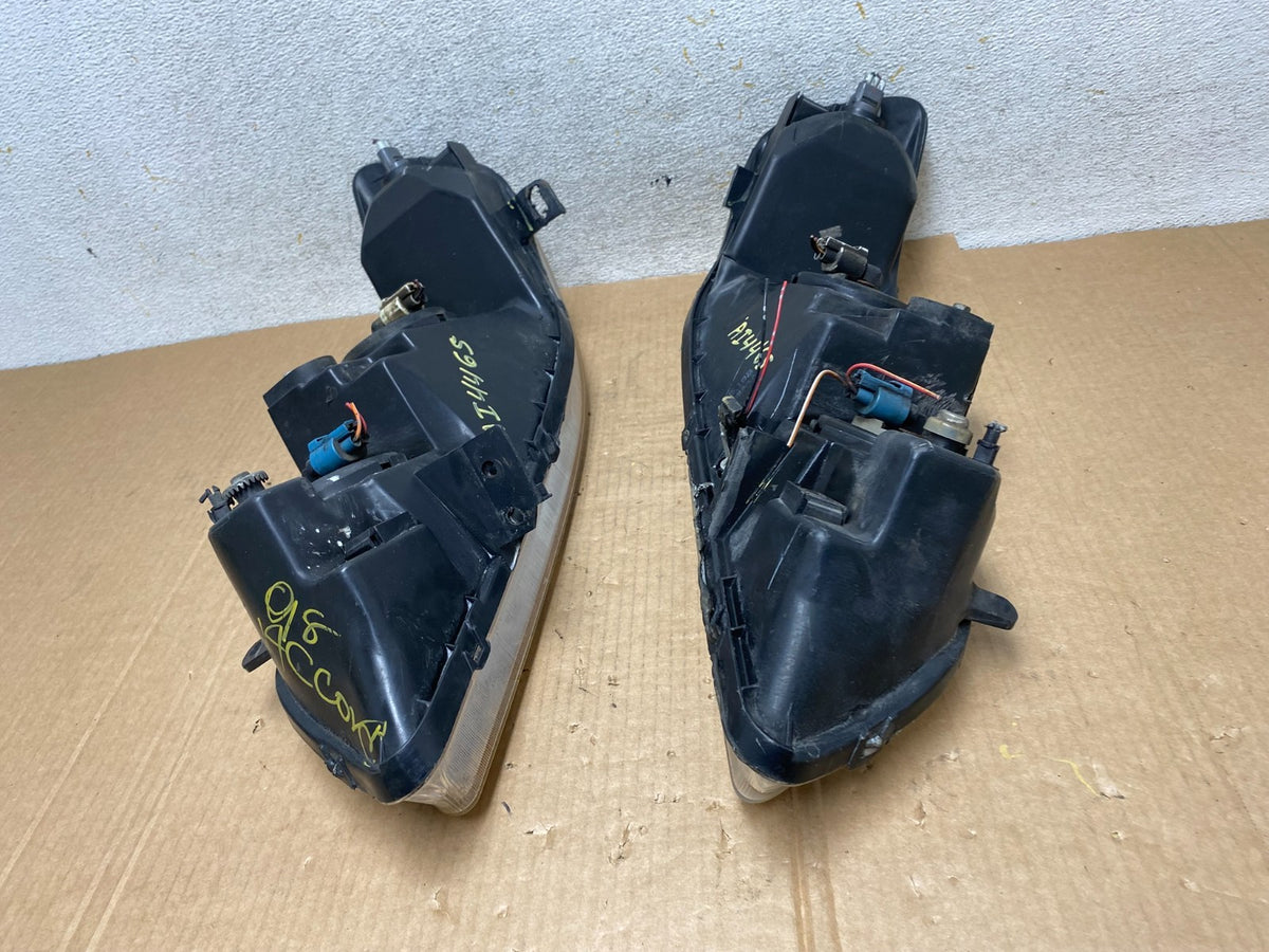 1998 to 2002 Honda Accord Left+Right Set Side Headlights AI4465 DW13