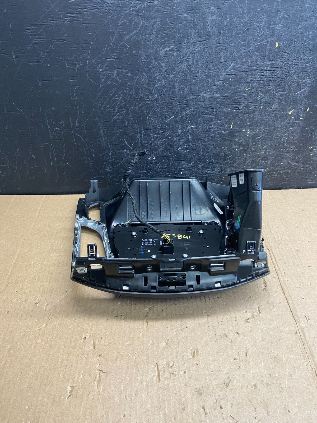 2015 to 2018 Ford Focus Center Radio Stereo Control Unit Trim ae3841 DG3