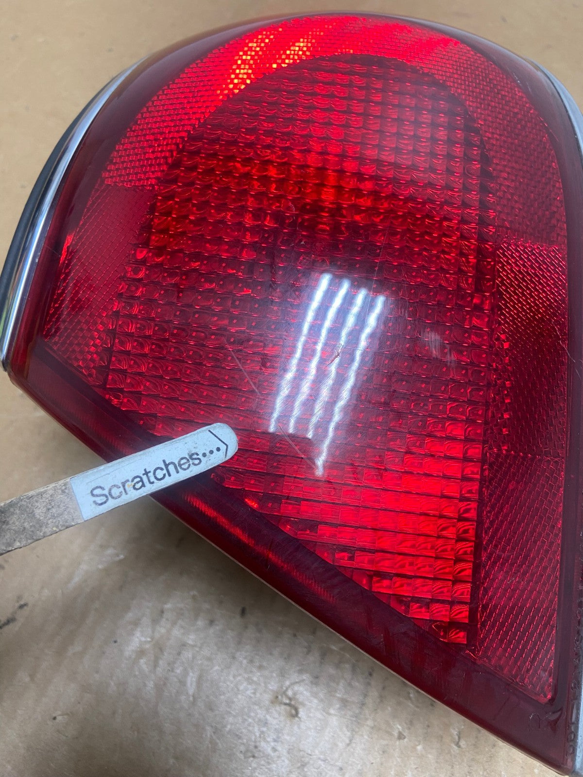 2000 to 2005 Buick Lesabre Right Passenger RH Side Tail Light AE0535 LK3