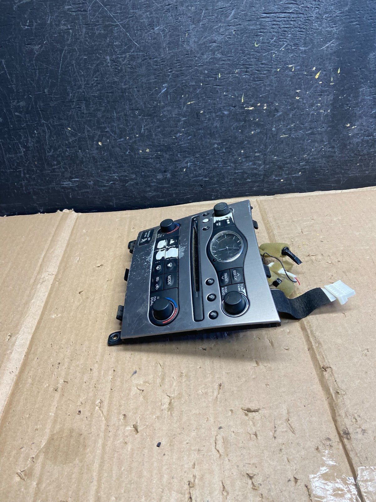 2009 to 2013 Infiniti G37 Radio Player Climate Control Panel Bezel AI2745 DG2