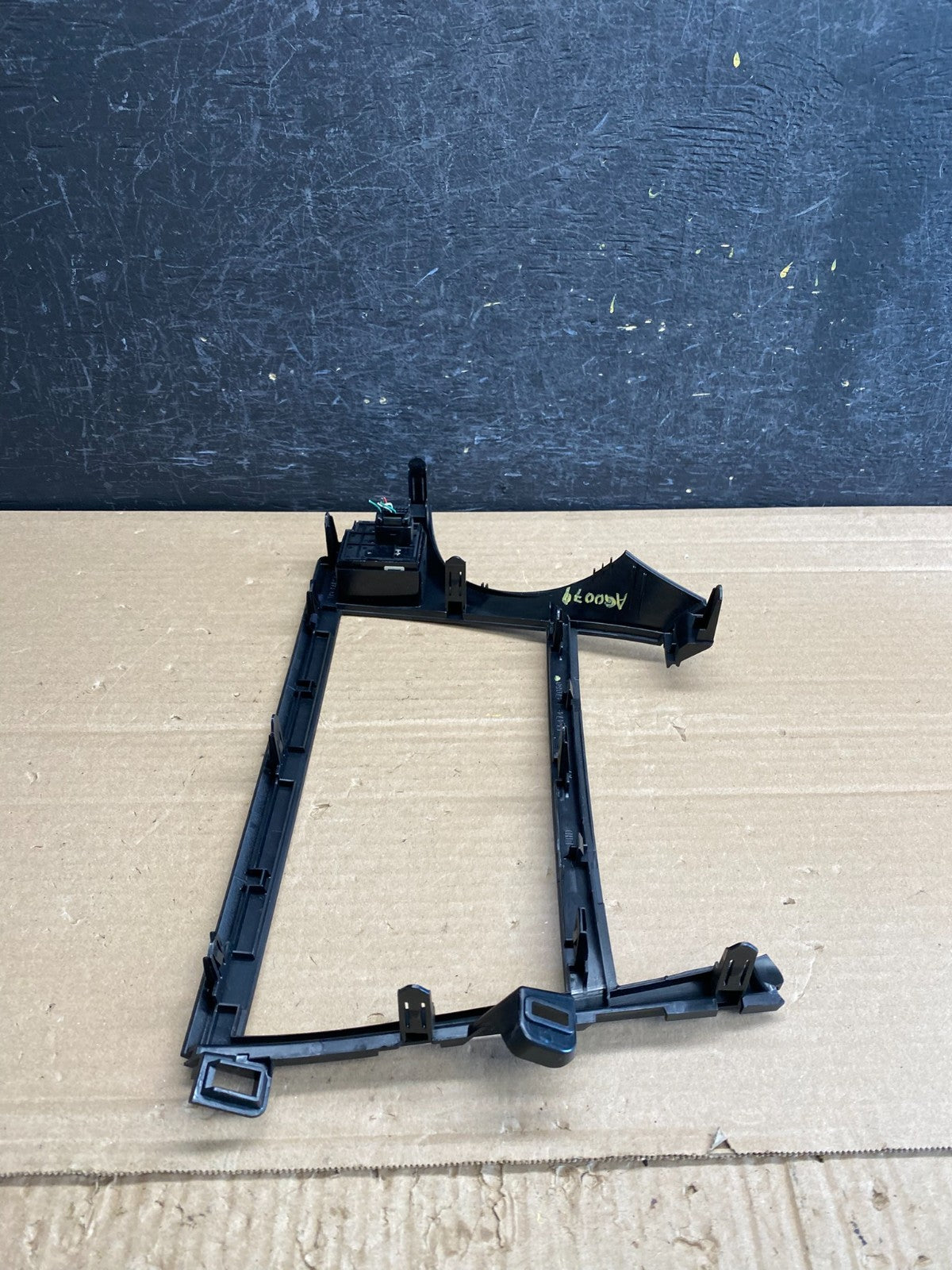 2010 to 2015 Toyota Prius Radio CD Player Screen Bezel Trim AG0079 DG3