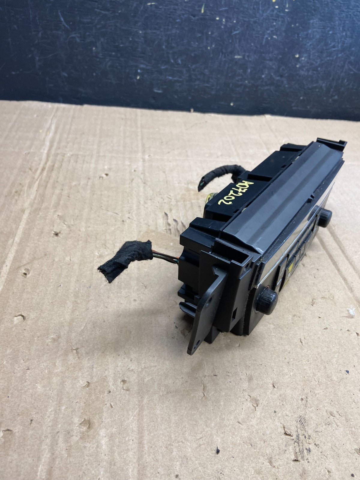2007 to 2011 Cadillac Escalade AC Heater Climate Control Panel AD7202 DG2