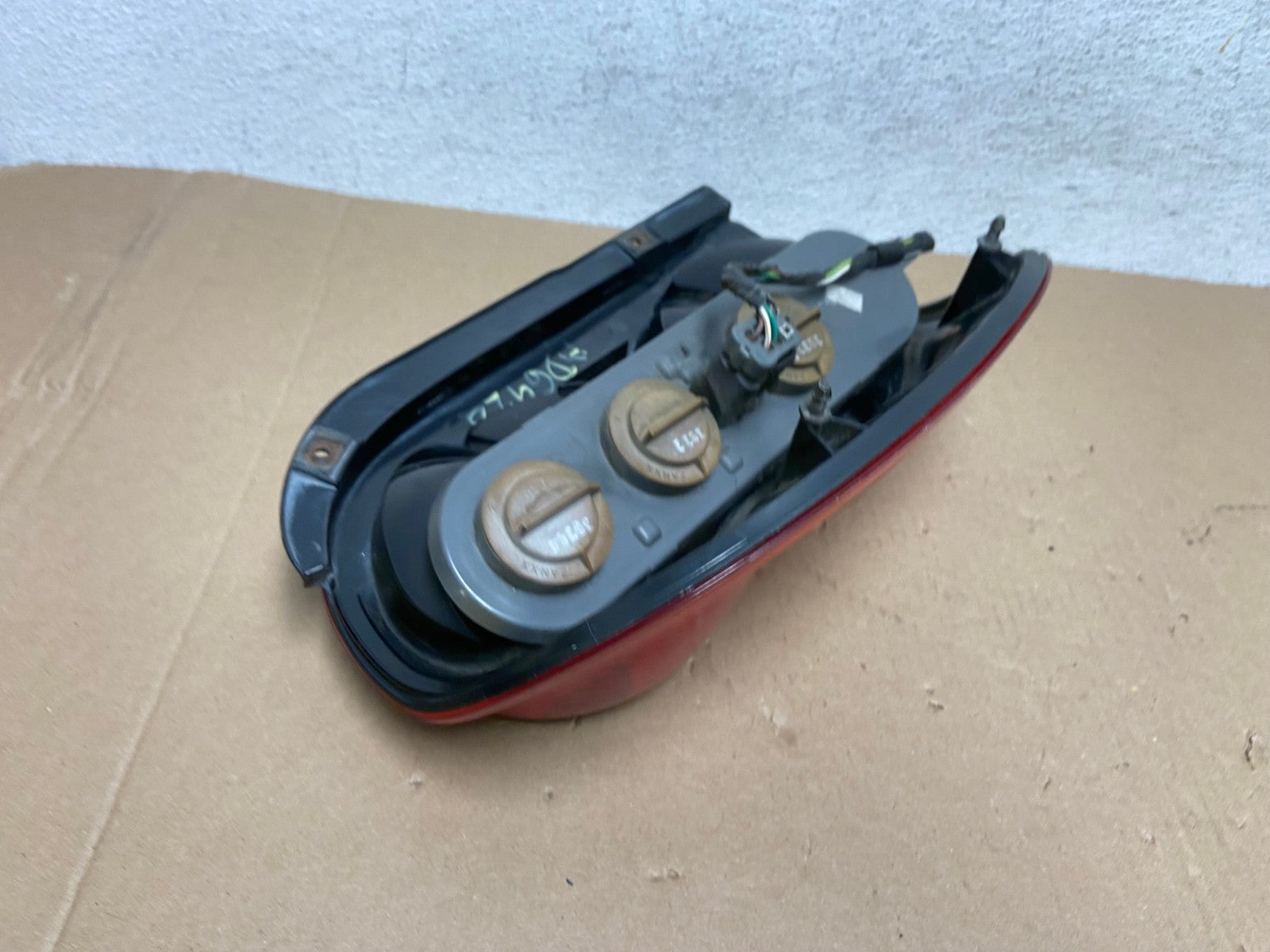 2002 2003 2004 Jeep Liberty Right Passenger Rh Side Tail Light AD6428 LK5