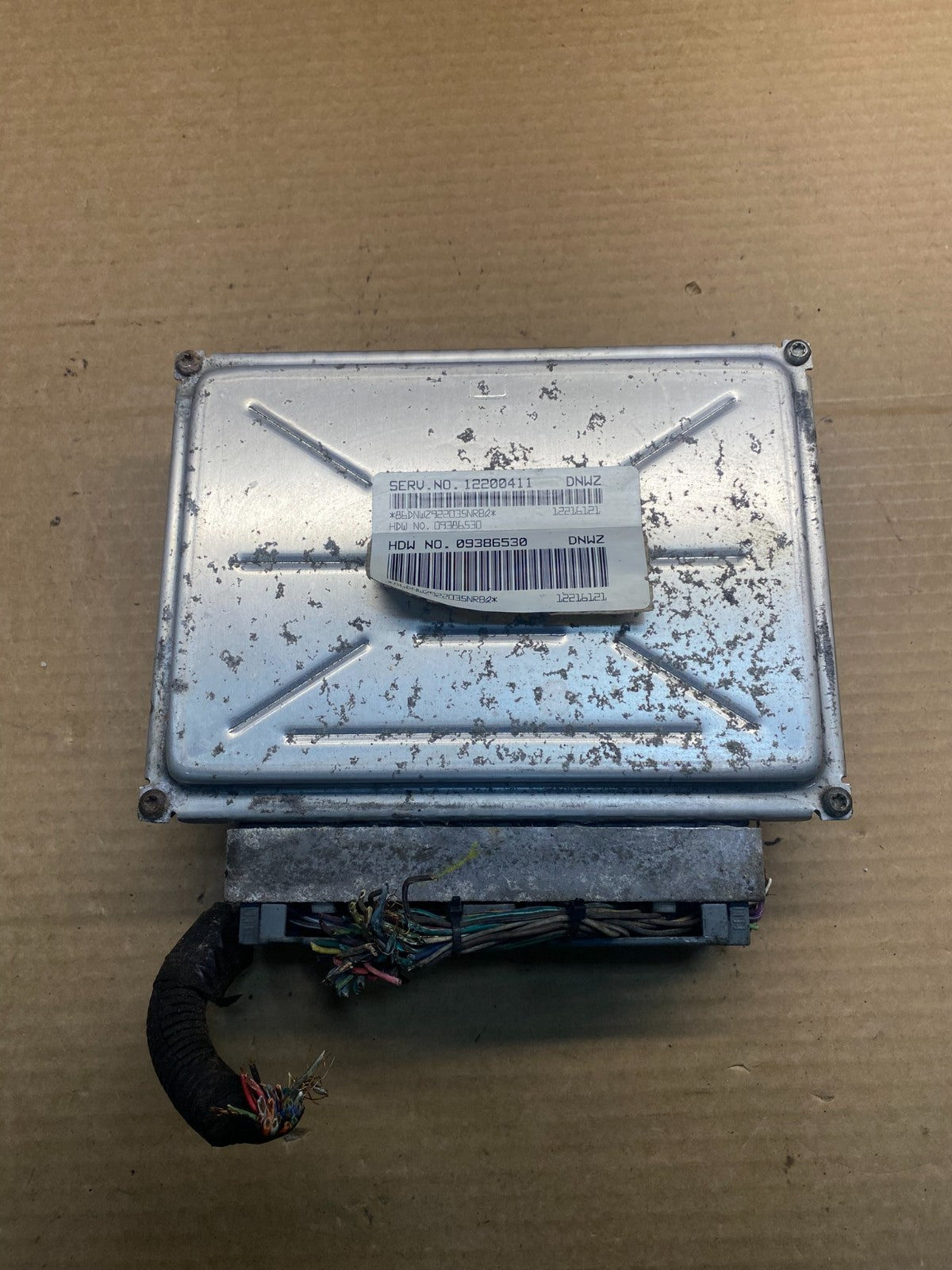 2001-2002 Silverado Tahoe Engine Computer Module 12200411 ECM ECU AF6799 DW0