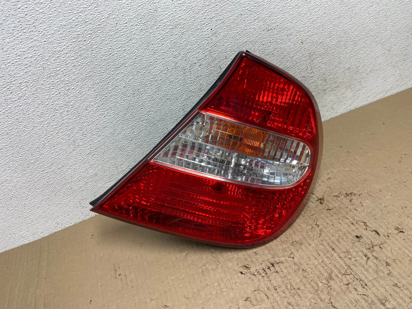 2002 2003 2004 Toyota Camry Tail Light Right Passenger Rh Side AF2934 LK2