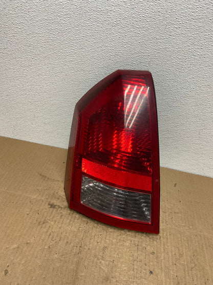 2005 - 2007 Chrysler 300 Left Driver Lh Side Tail Light Oem AB8382 LK0