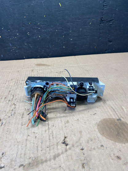 2001 - 2007 GMC Chevrolet Express 1500 Climate Control A/C P5741 DG4