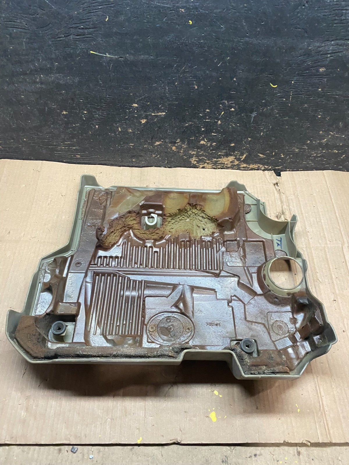 2008 to 2010 Toyota Highlander Top Engine Cover Lid OEM w4852 DG5
