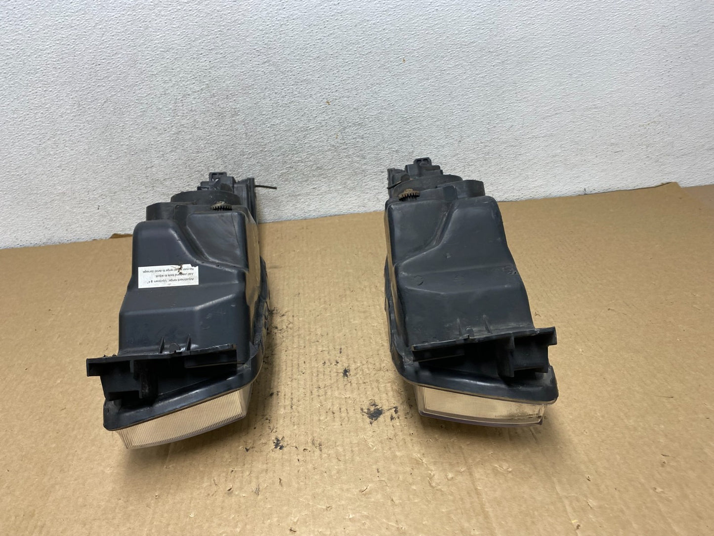 2002 to 2003 Mitsubishi Galant Left+Right Side Headlights AG2161 DW7