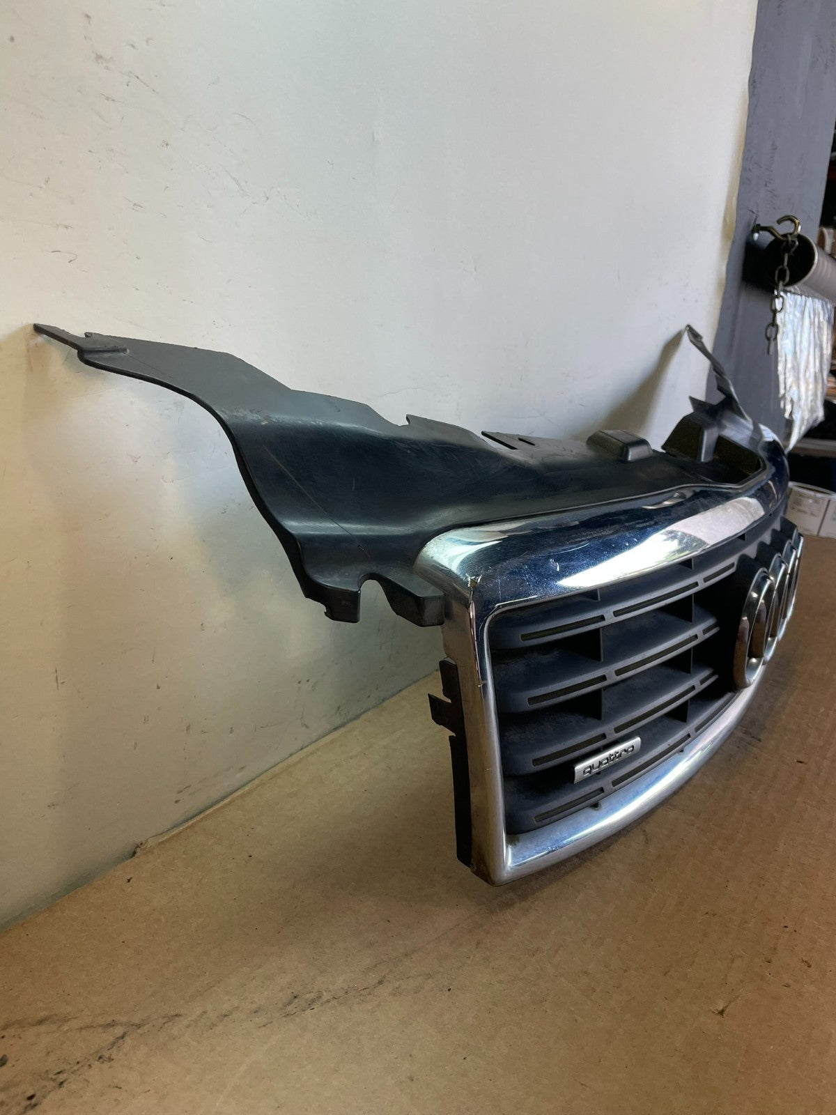 2003 to 2005 Audi A8 L A8L Front Grille Grill AF8801 PS2