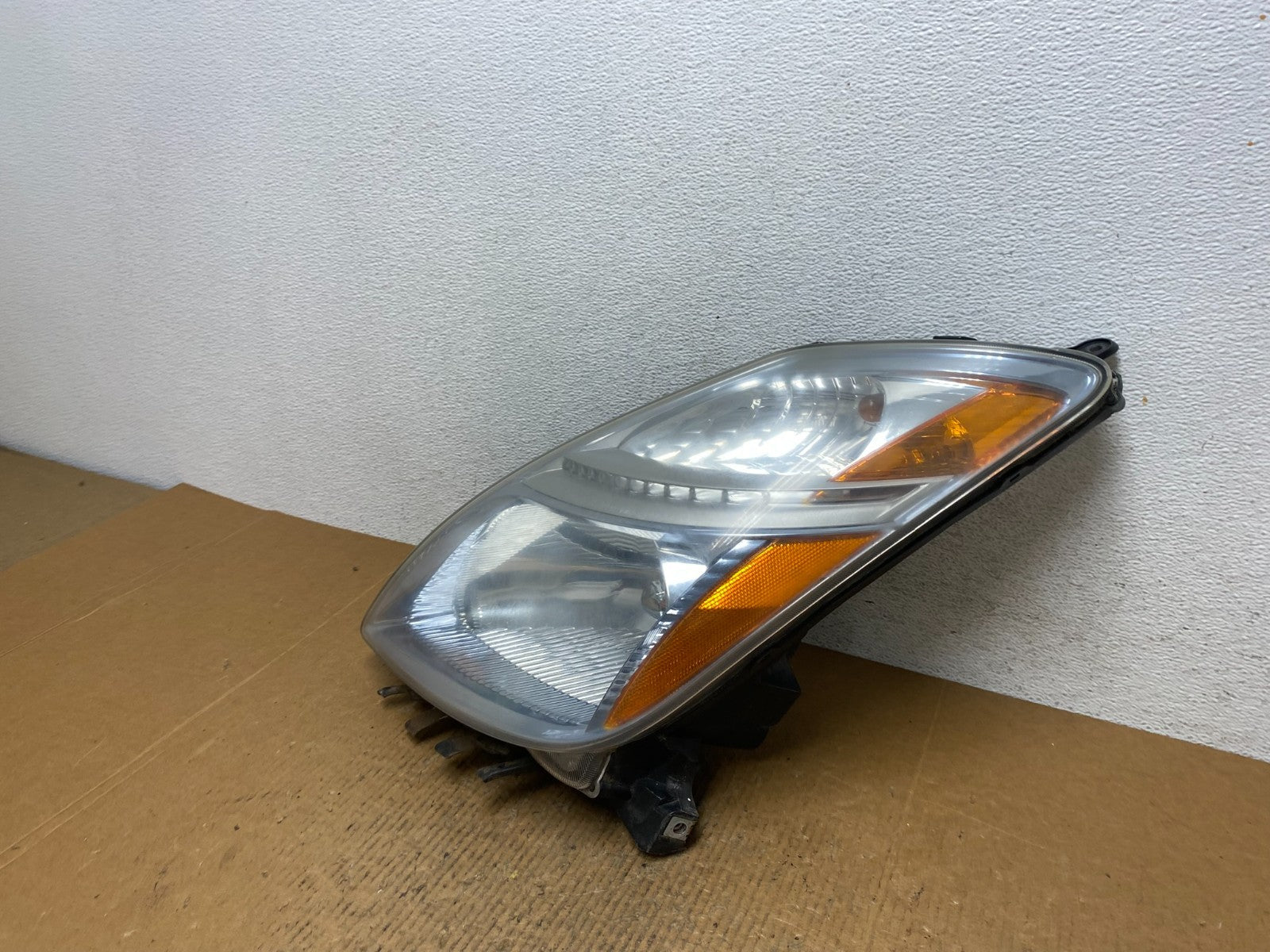 2006-2009 Toyota Prius Left Driver LH Side Blue Headlight Halogen AE1452 DW1
