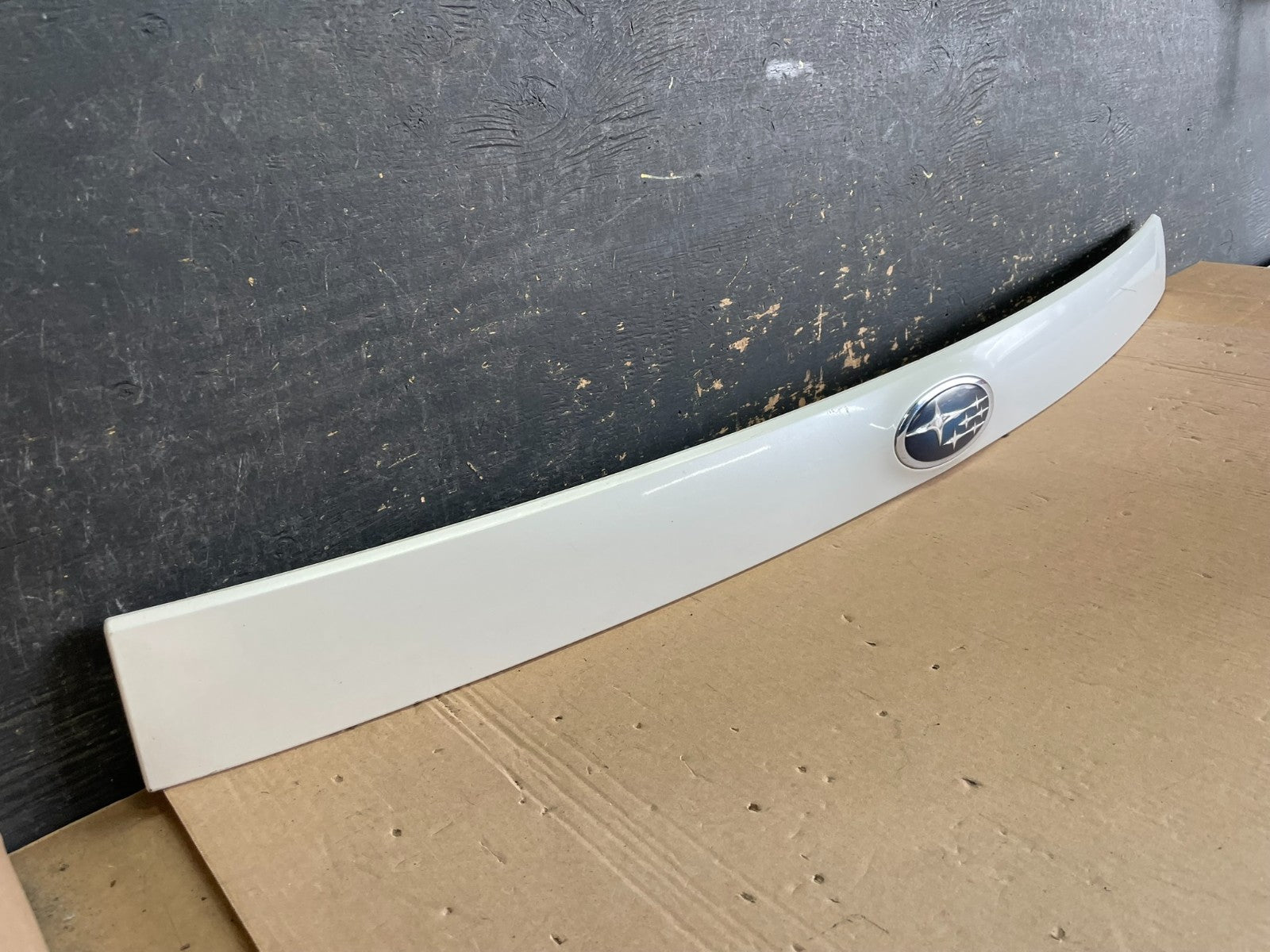 2009 - 2013 Subaru Forester Liftgate Tailgate Trunk Trim Molding OEM AA1932 DG2