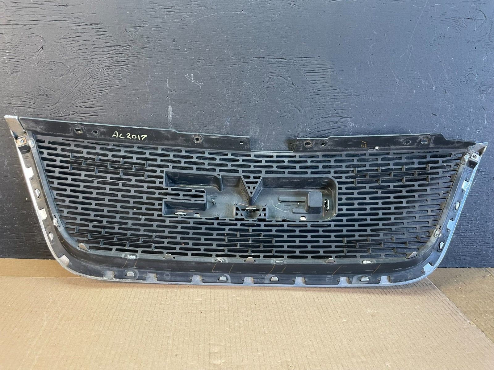 2007 to 2012 GMC Acadia Front Upper Grill Grille Oem AC2017  DG6