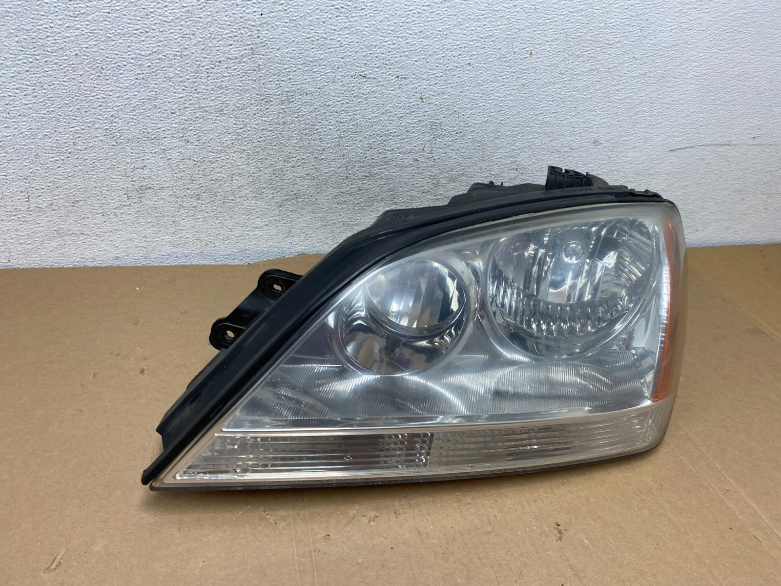 2004 2005 2006 Kia Sorento Left Driver Lh Side Headlight Halogen AD7875 DW2