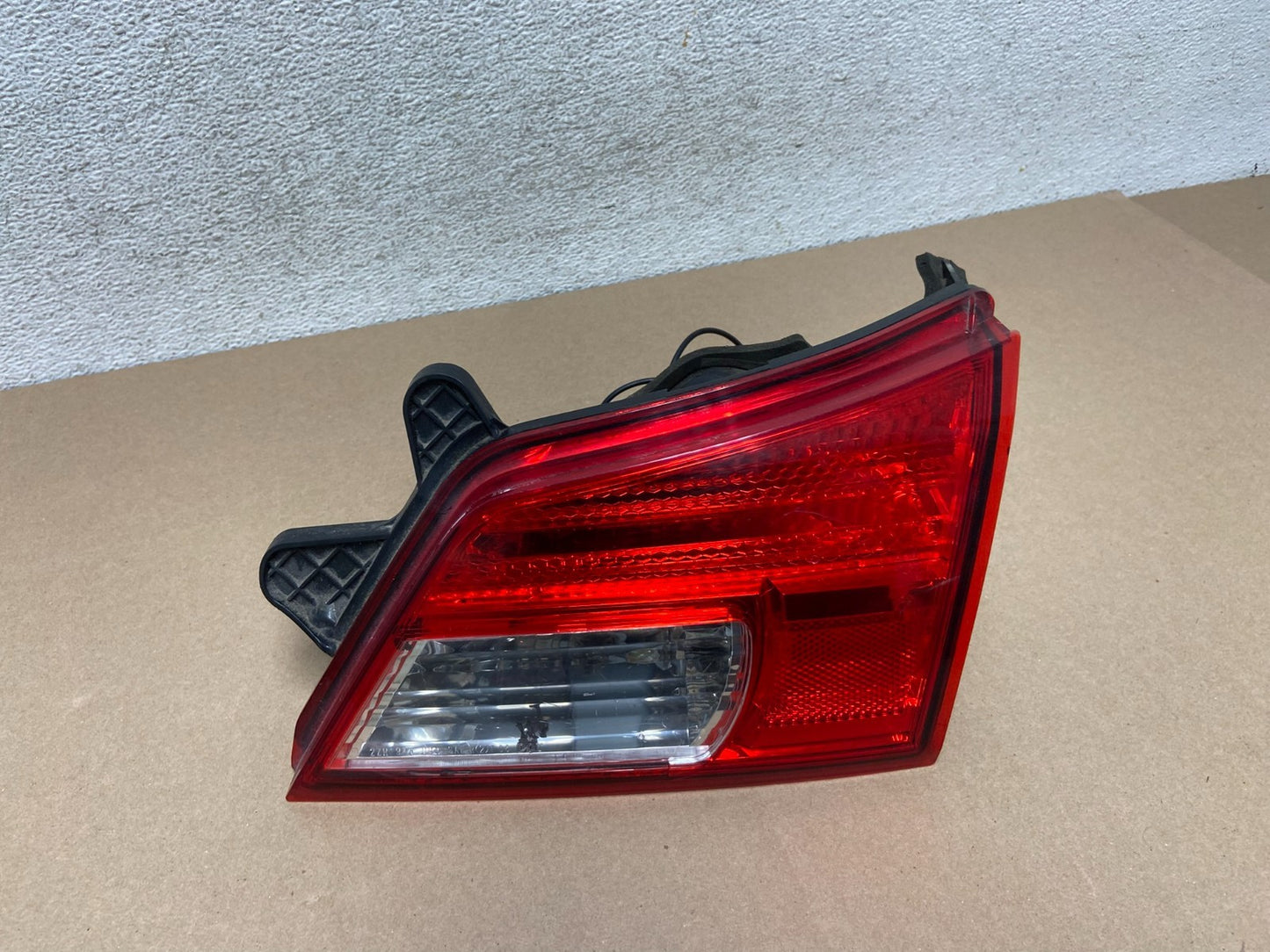 2010 - 2014 Subaru Outback Right Passenger RH Inner Tail Light AG5699 DW0