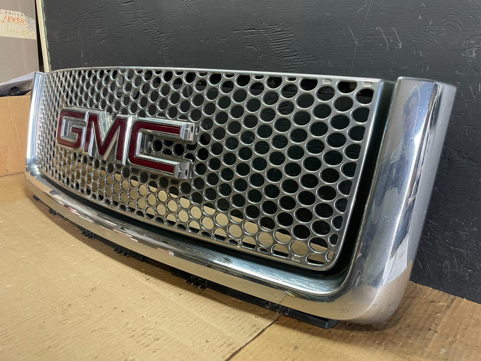 2007 to 2013 GMC Sierra 1500 Front Upper Chrome Grill Grille AB7672 DG1