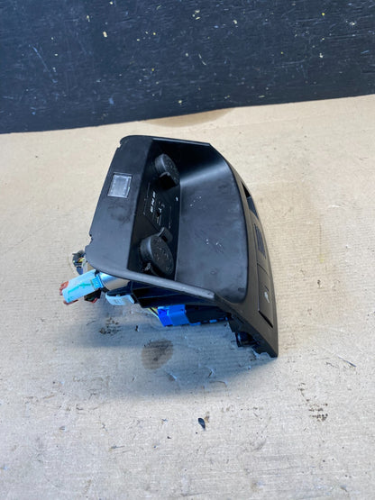 2011-2013 Kia Sorento Center Seat Heater Switches Aux USB Power Outlet O1537 DG3