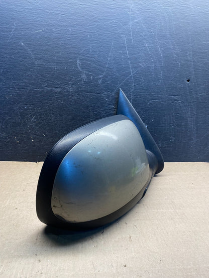 2003-2006 Chevrolet Tahoe Right Passenger Turn Signal View Door Mirror AG3453 MS1