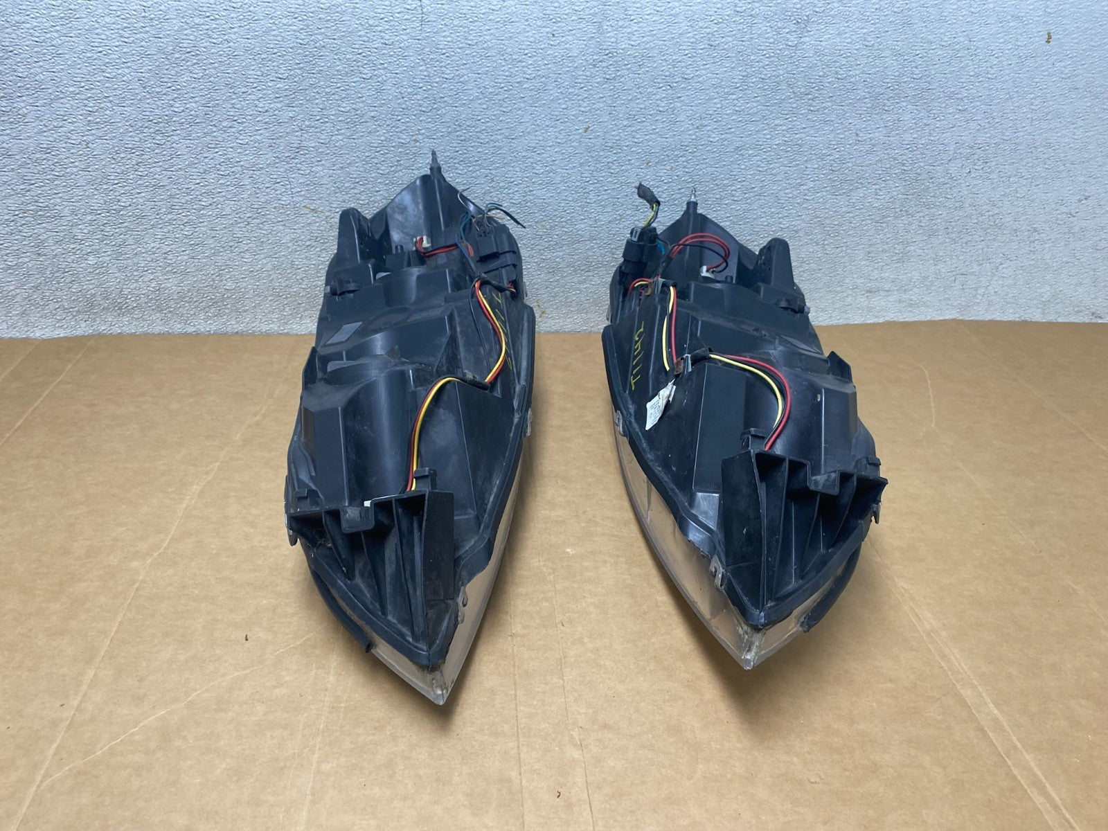 2006 - 2013 Chevrolet Impala Left+Right Set Headlights Halogen T1142 DW12
