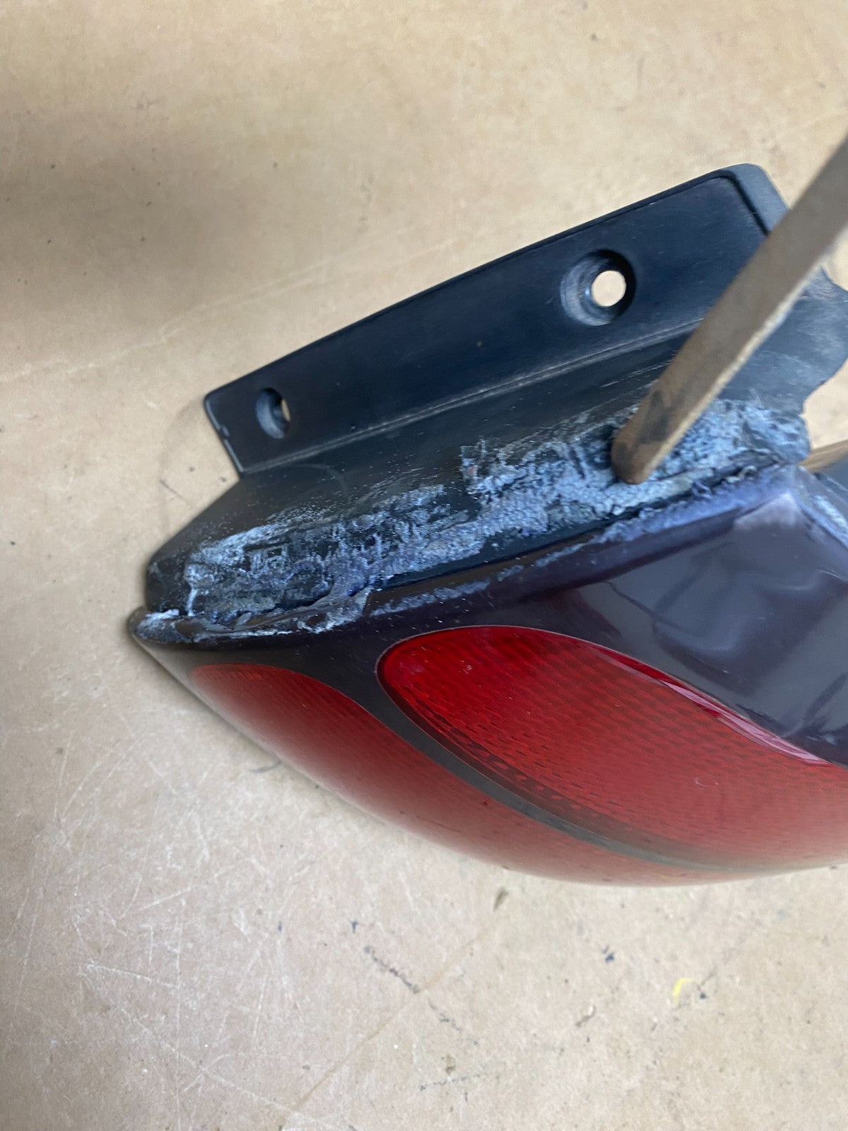 1998 to 1999 Ford Taurus Wagon Right Passenger RH Side Tail Light OEM X4987 DW4