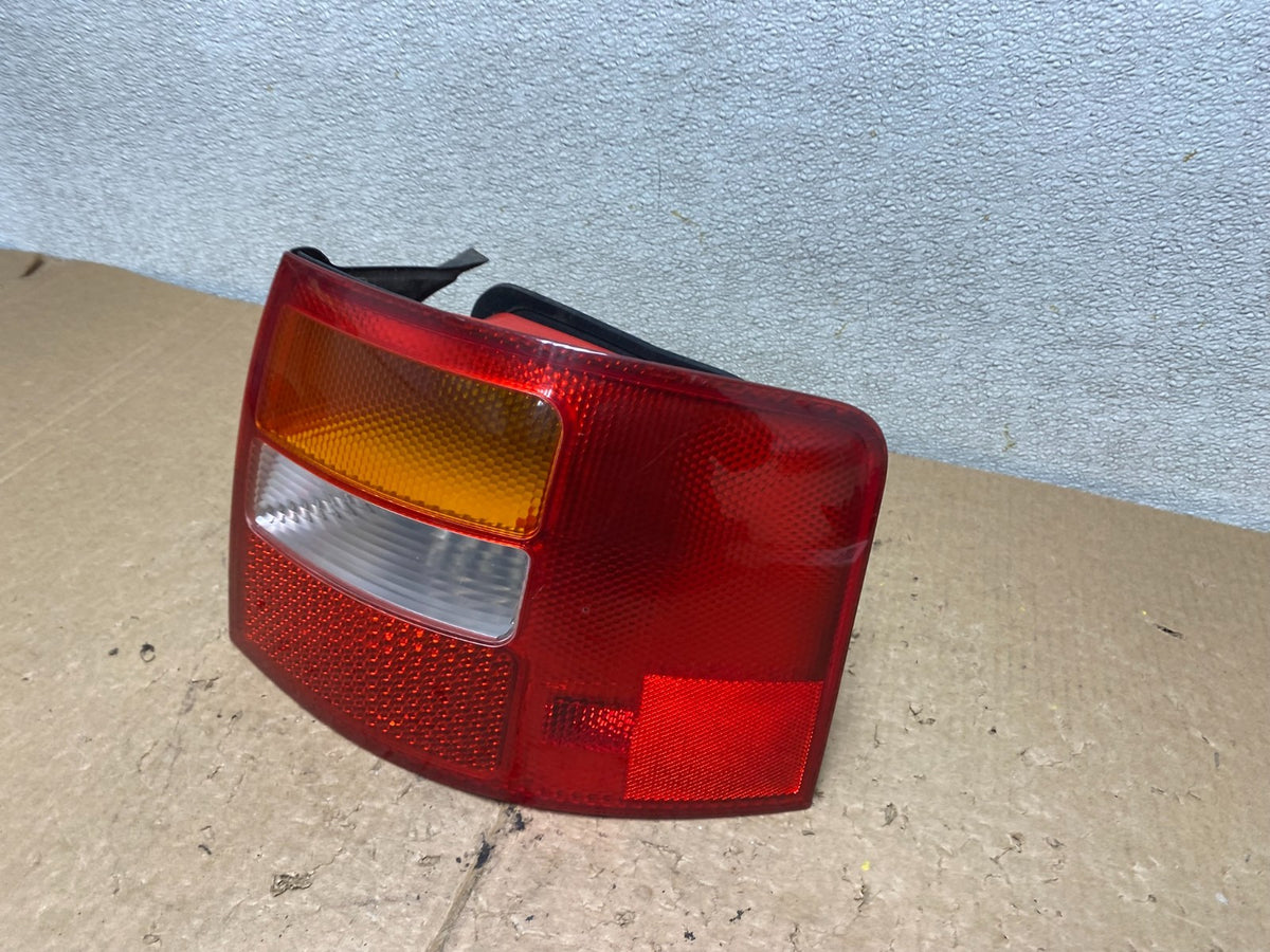 2001-2005 Audi A6 Wagon Right Passenger RH Side Tail Light V3245 DW1